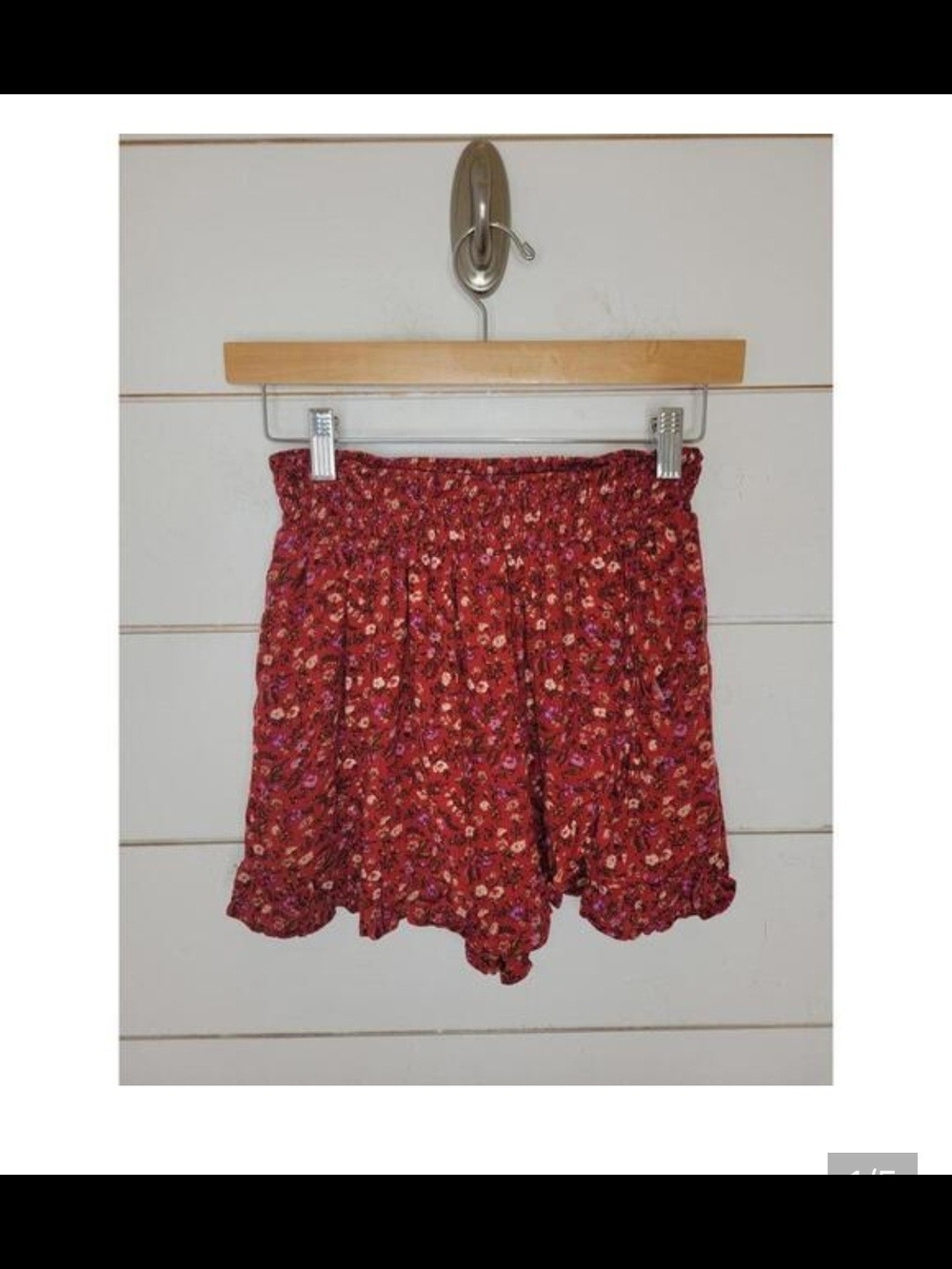 American Eagle Outfitters Red Floral Women’s Shorts
